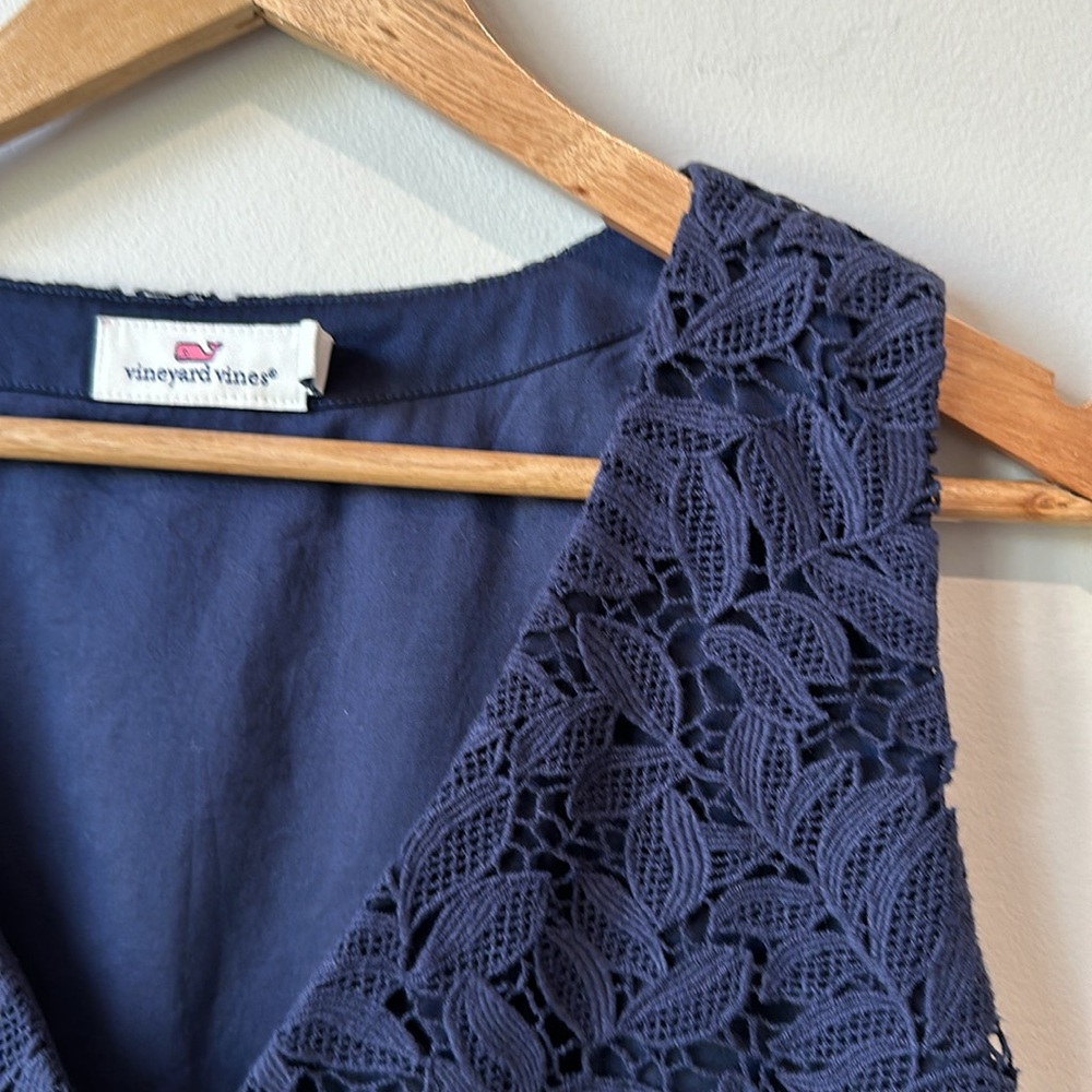 Vineyard Vines Navy Lace Pleated V Neck Sleeveless Dress 8 - Picture 4 of 7